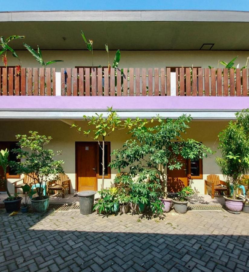 Hotel Gerung 2 Near Luwes Mall Nganjuk Mitra Reddoorz Exterior photo