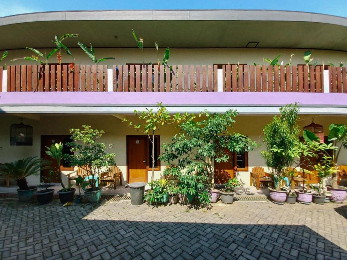 Hotel Gerung 2 Near Luwes Mall Nganjuk Mitra Reddoorz Exterior photo